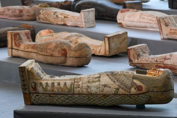 کشف تابوت ها و مجسمه های باستانی در مصر با قدمت بیش از 2500 سال