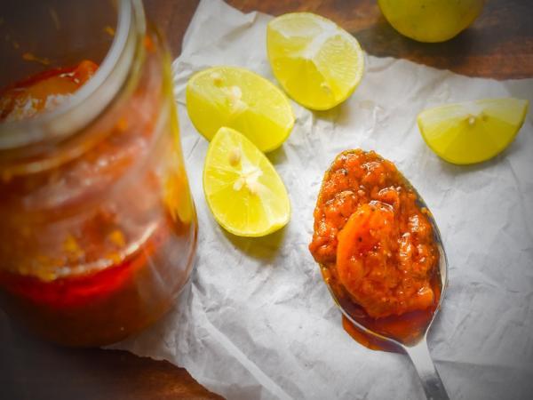 طرز تهیه ترشی لیمو ترش حلقه ای و تند